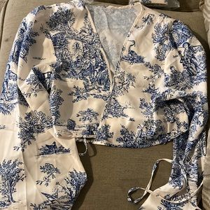 Cider V Neck Crop Blouse